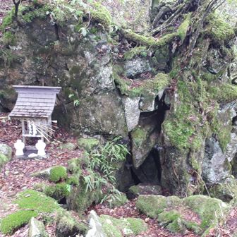 豊受神社まで来ました。地域の方が神事の準備をしておられます。