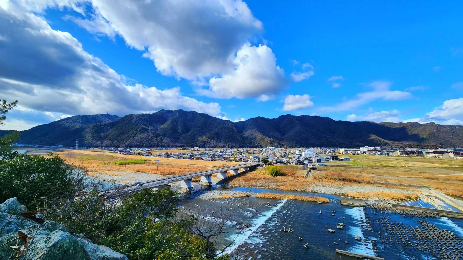 ちょっと登ってこの景色😆