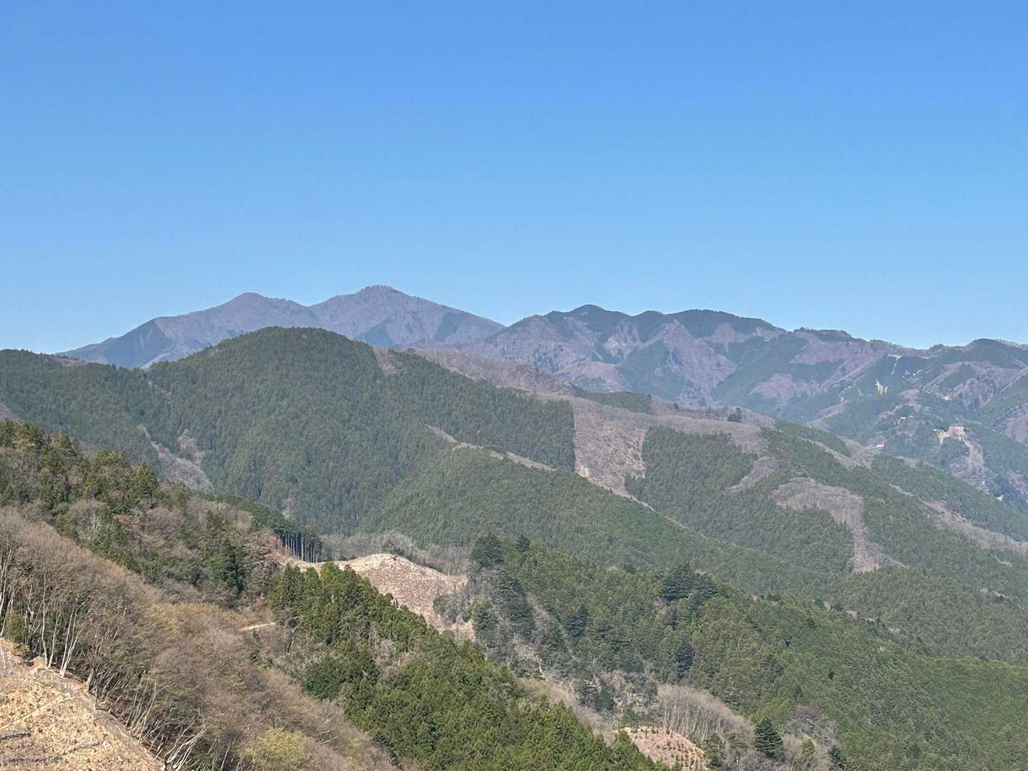 左　三頭山