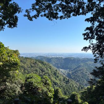 稲荷山。見晴らしよし。