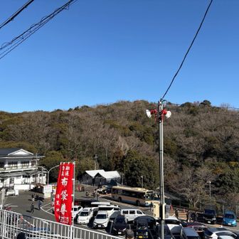 荒神さんの駐車場🅿️はお参りの人で混雑中
今日もいろんな意味でいい汗かきすぎました💦