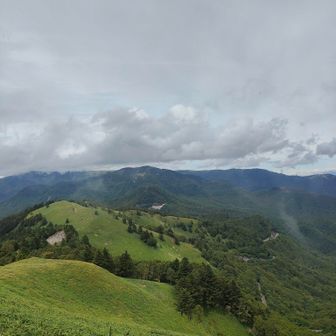向こうに美ヶ原