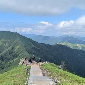 まだ次郎笈は見えている