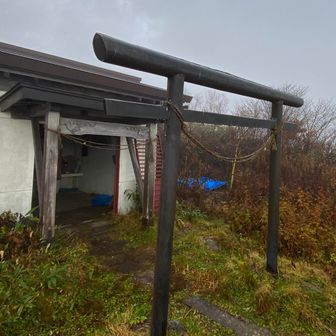 奥宮の室温計8℃
結構暖かい