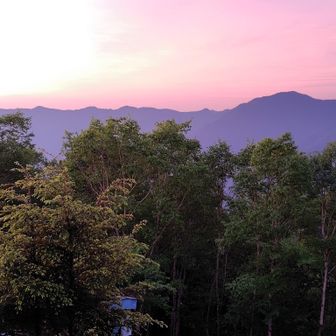 雁坂小屋からの朝焼け景色