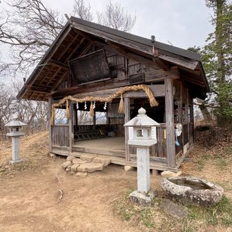 山頂の小峯神社⛩️