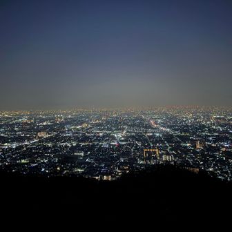 ガスってて、大阪の明かりがぼやけてますね⭐️