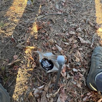 賞味期限3ヶ月切れの高級山飯。寒かったのかお湯が沸騰までいかなかったからか超アルデンテでしたが美味かった