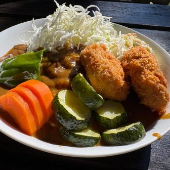 こちらはカツカレー🍛