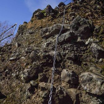 ちょっと鎖登って左へ