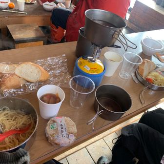 なんか豪華な小屋休憩になった🎯