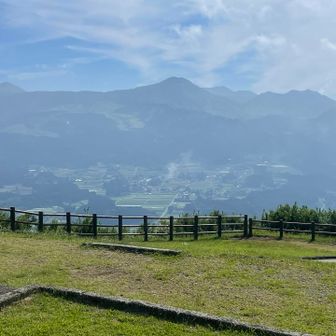 下山時の展望台、阿蘇5岳すっきりと✨