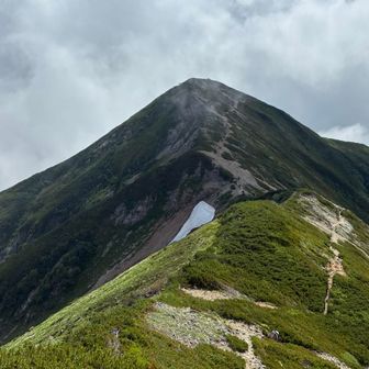 爺ヶ岳南峰