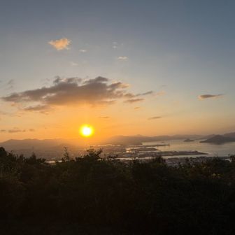 朝からカップ麺すすりながらの絶景