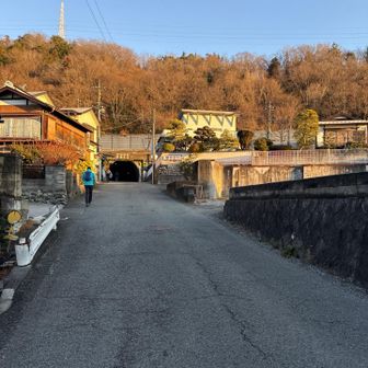 トンネルくぐって、30分ぐらいで登山口到着です