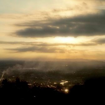               日の出の時間がだんだん遅くなってきかたら
             
               これからは朝日の待ち伏せ🌅ができる🤭

                             また充電しにこよ🥰
