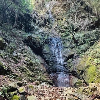 下山口付近にも大きな滝があった。