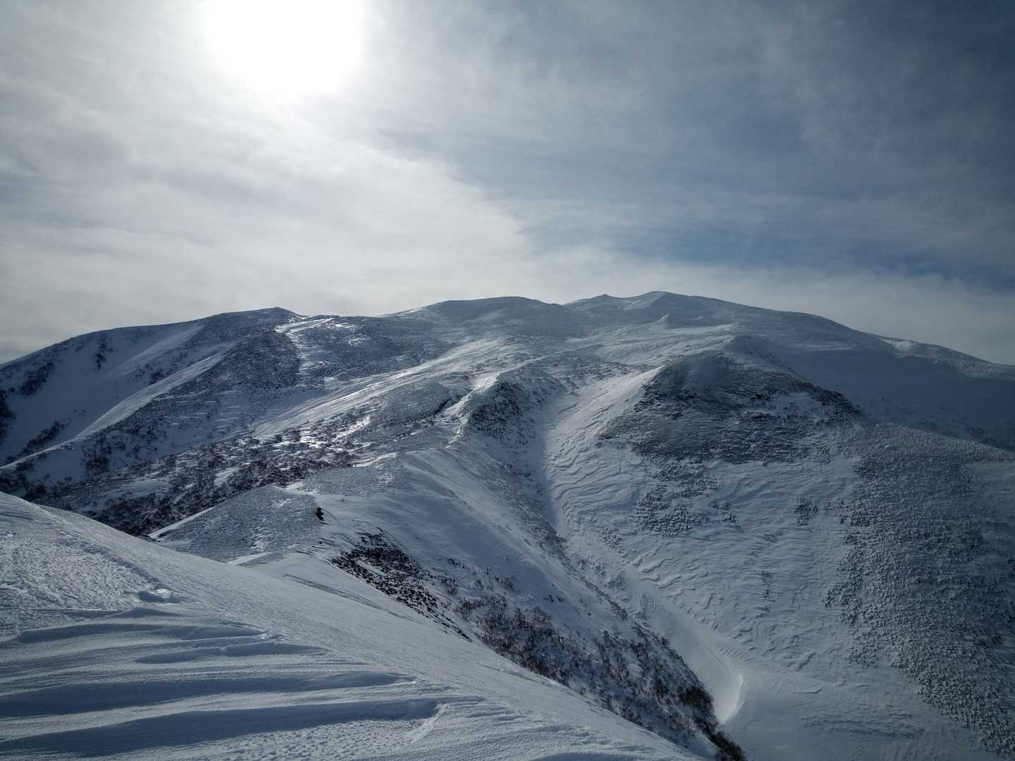 ルシャ山ピークからの東岳🏔