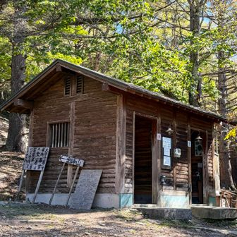 富士見平小屋に戻って小休憩🚽
山の中でも手入れが行き届いてて綺麗🤩