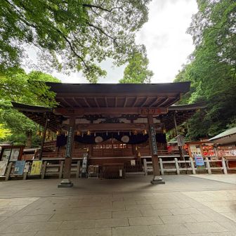 拝殿🙏
枚岡神社⛩️は
生駒山の強い気で心身共に浄化され悪い運を取り除いてくれるらしい
 開運・運気上昇、仕事運、勝負運、金運、縁結びなど