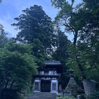 大山寺　うっすら夜があける
