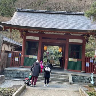 通過完了、特に何もありませんでした。
こちらは愛宕寺。この辺りから観光客の外国人さんがわんさか