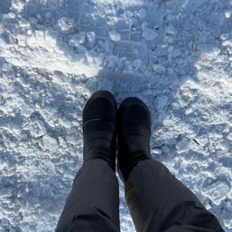 みりおんばんぶーさんおすすめの長靴
📝長靴は暖かく手滑り止めがついてるならついてるし、スノーシューブーツにもなります⤴️
難点は急坂の下りでつま先が靴底に当たってしまう事⤵️