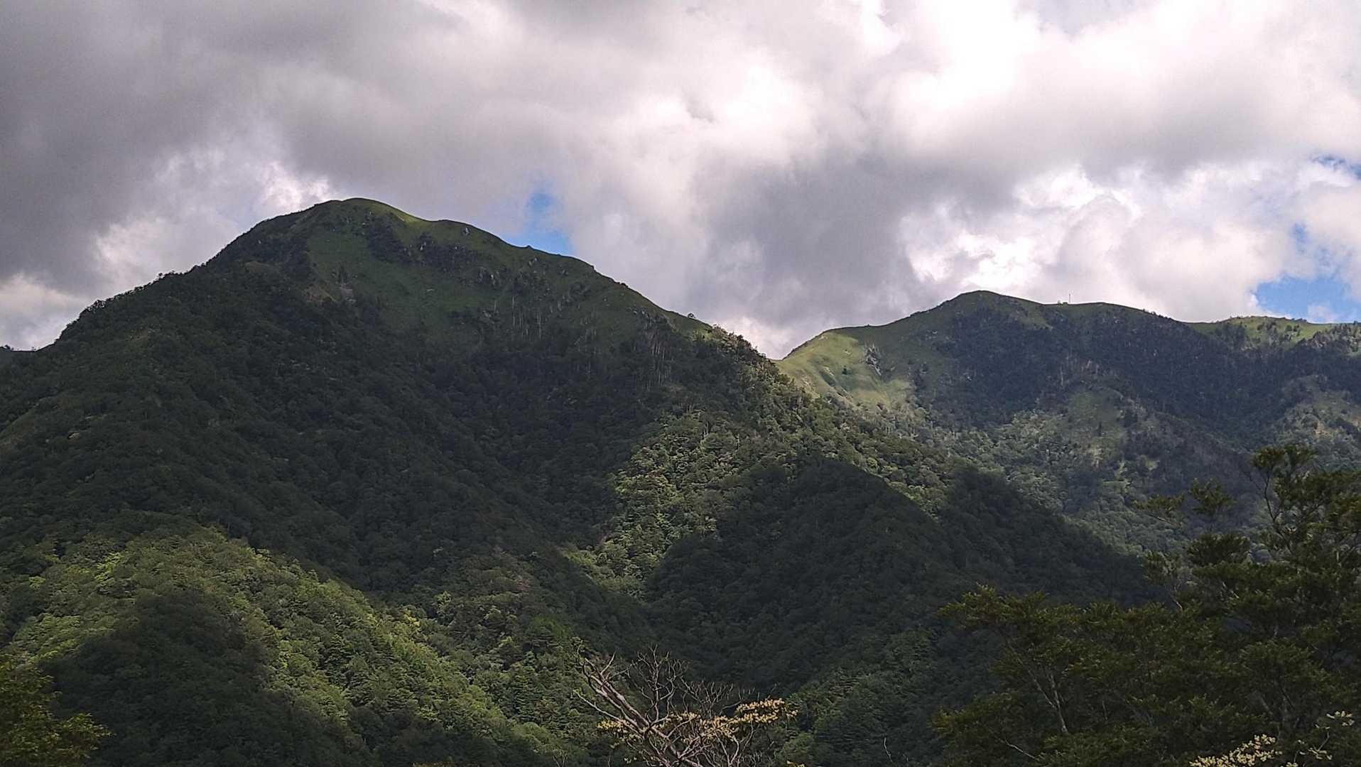 次郎笈⛰(左)