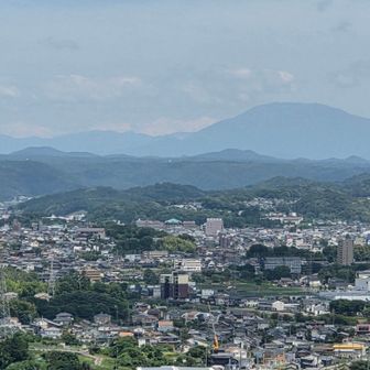 遠くに恵那山ですね！