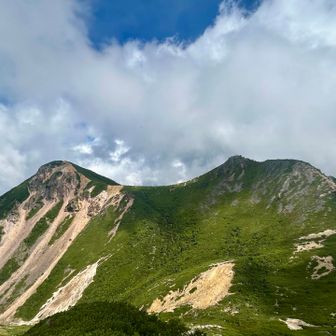 東天狗岳と西天狗岳どーん✨