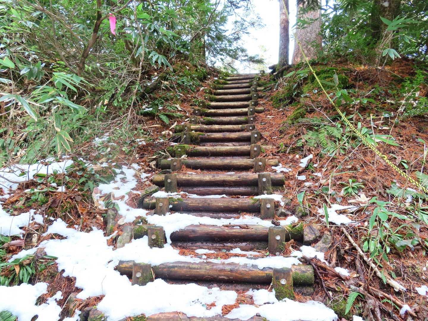 
積雪はまだ多くありません。