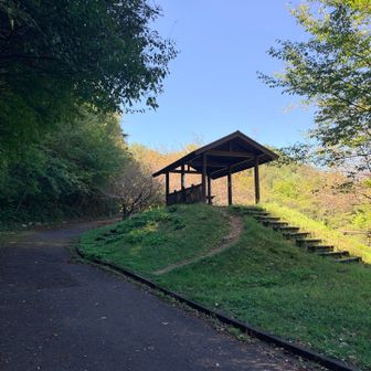 あずま屋で休んでいる人は少なかったです。