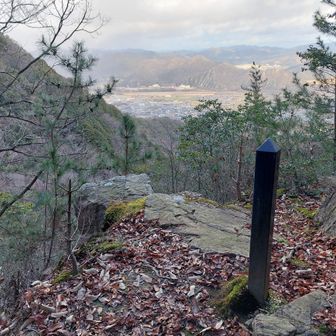 下山道には見張り岩が有る
北から冬将軍が攻めてくるぞ‼️