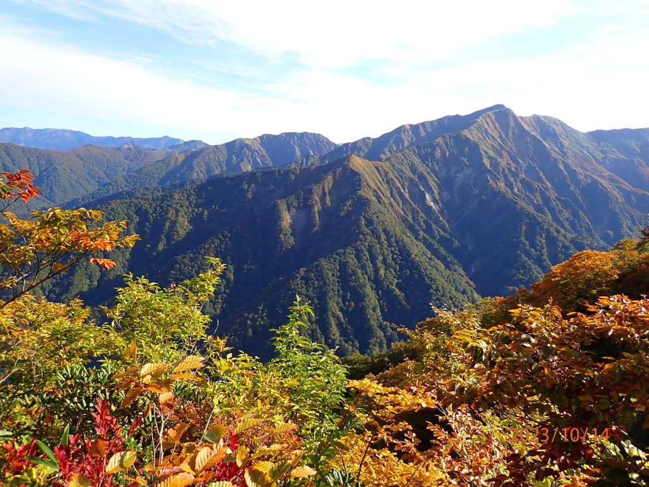 kaくんと昔、年末の豪雪の中登った茂倉新道を見て懐かしみました。