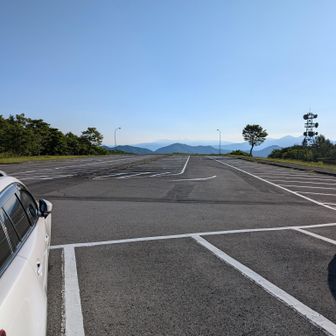 登山者用第3駐車場
トイレあり
先客２台
1000円を支払わないと、下のゲートが開きません