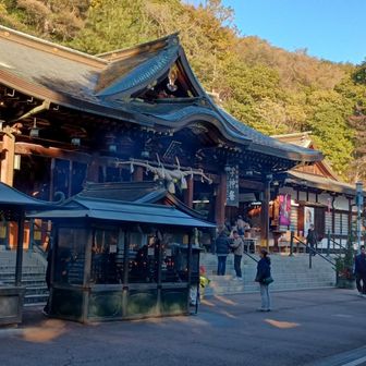 鹿嶋神社です
朝早めですがそれなりの参拝者がお参りをしています