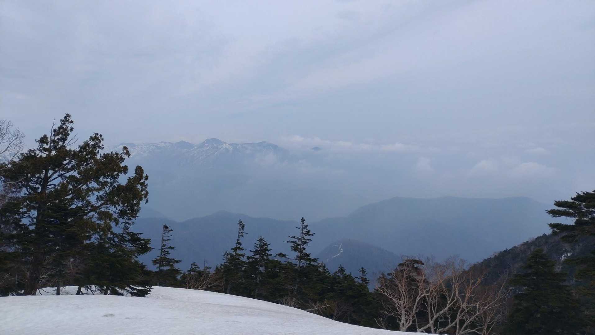 那須連山は雲が掛かり始めました☁