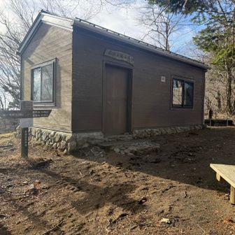 綺麗な避難小屋✨

ここならいざという時寝れそうな気がする。