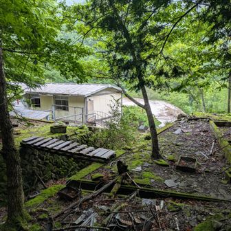 安全圏に復帰(956m)
※旧社宅→赤岩峠登山口。