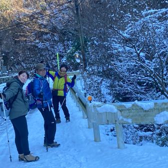 日影は雪が残って怖い😨