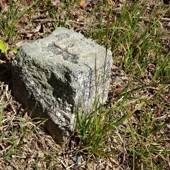 三等三角点（点名：塔ヶ森）を確認して･･･
