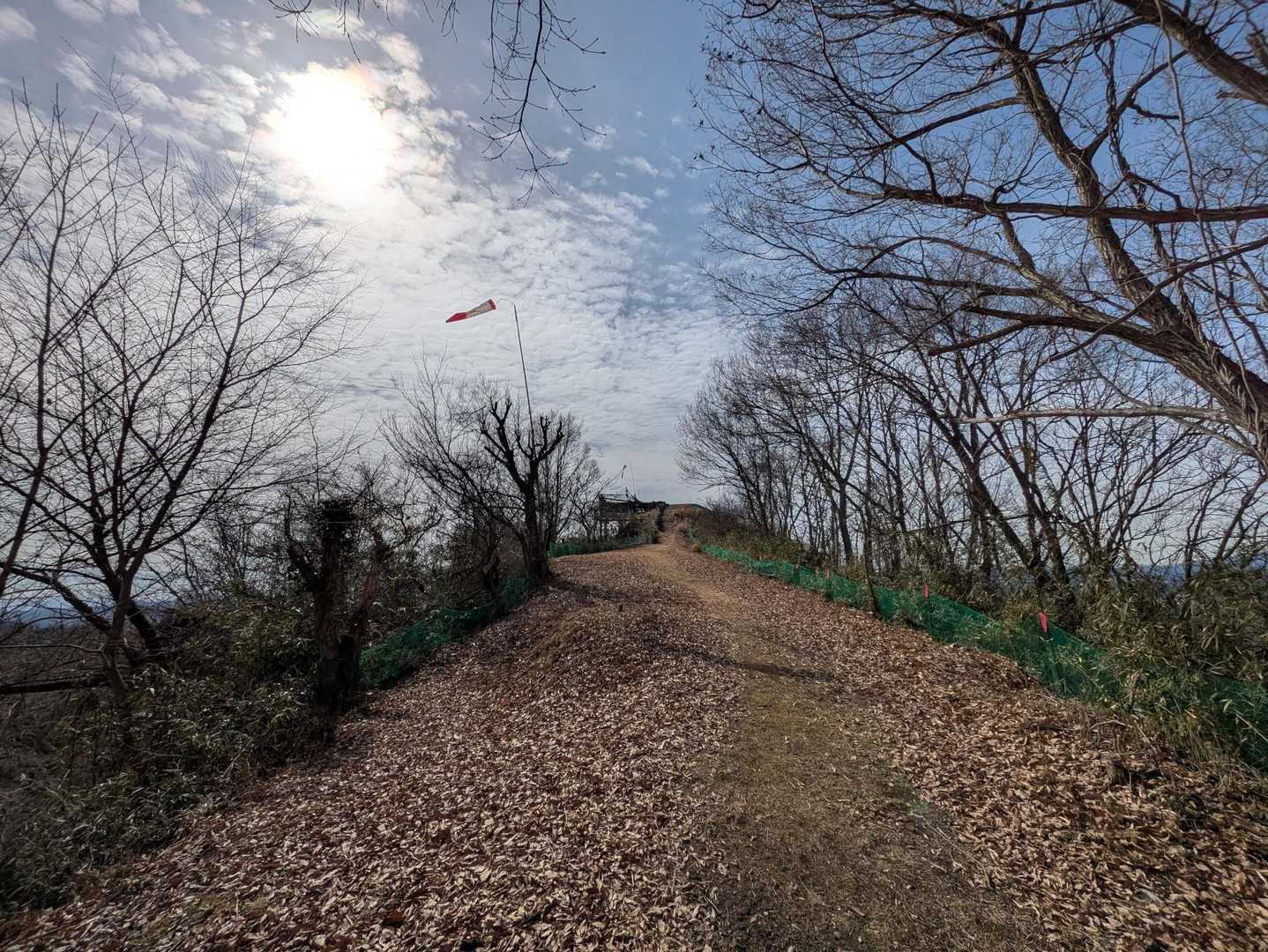 山頂が見えて来ました😄
