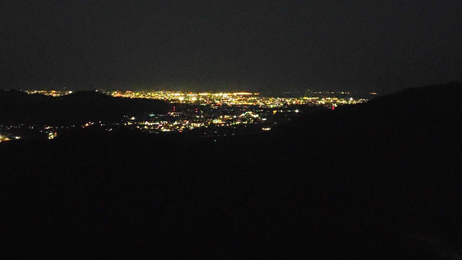 奥の院の裏から夜景が綺麗