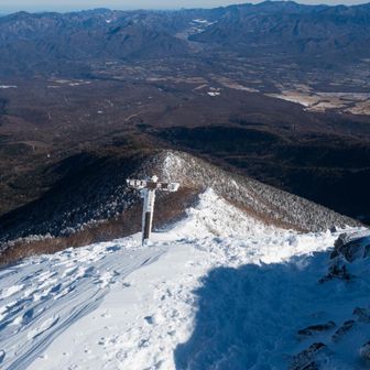 杣添尾根を下りていく
