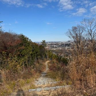 横に市街地が一望できる。今回のルートはあんまり山奥へ入りませんね。