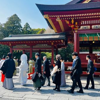 厳かな雰囲気の中で日本の伝統を感じられる結婚式もいいですね🤩
外国人の方々が喜んでました