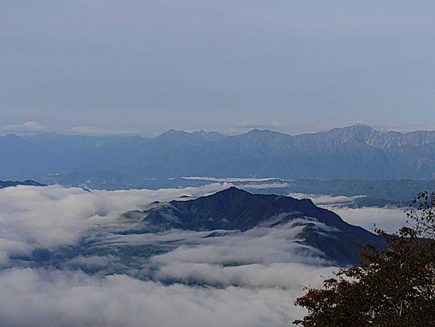 一ノ鳥居登山口-携帯トイレブース-飯縄山 往復コースの写真