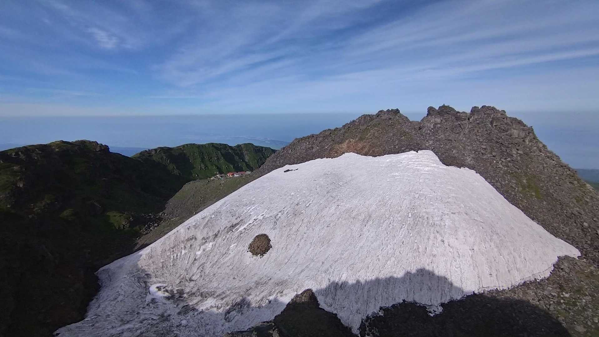 鳥海山（新山）・七高山・行者岳岳・文珠岳（鉾立ピストン山頂泊