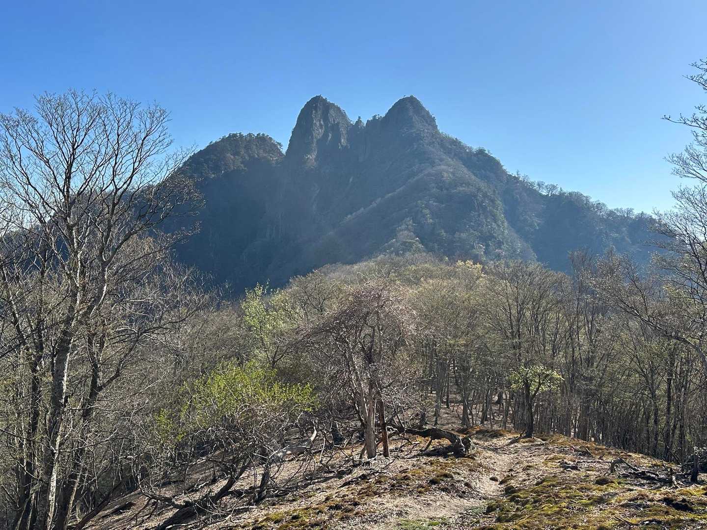 傾山、鬼ヶ島みたい