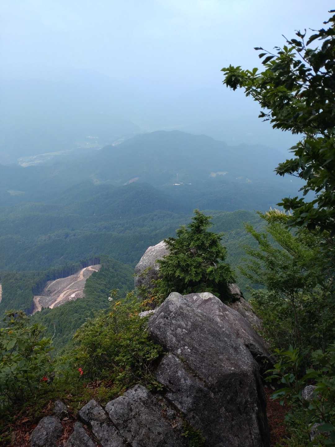 井水山-中央峰-泉山 往復コースの写真